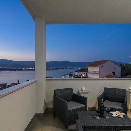Apartments Pelja Trogir Exterior photo