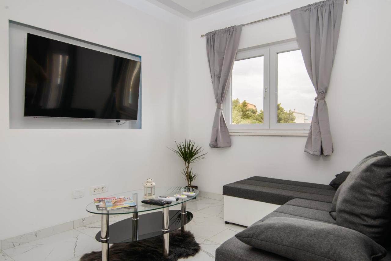 Apartments Pelja Trogir Exterior photo