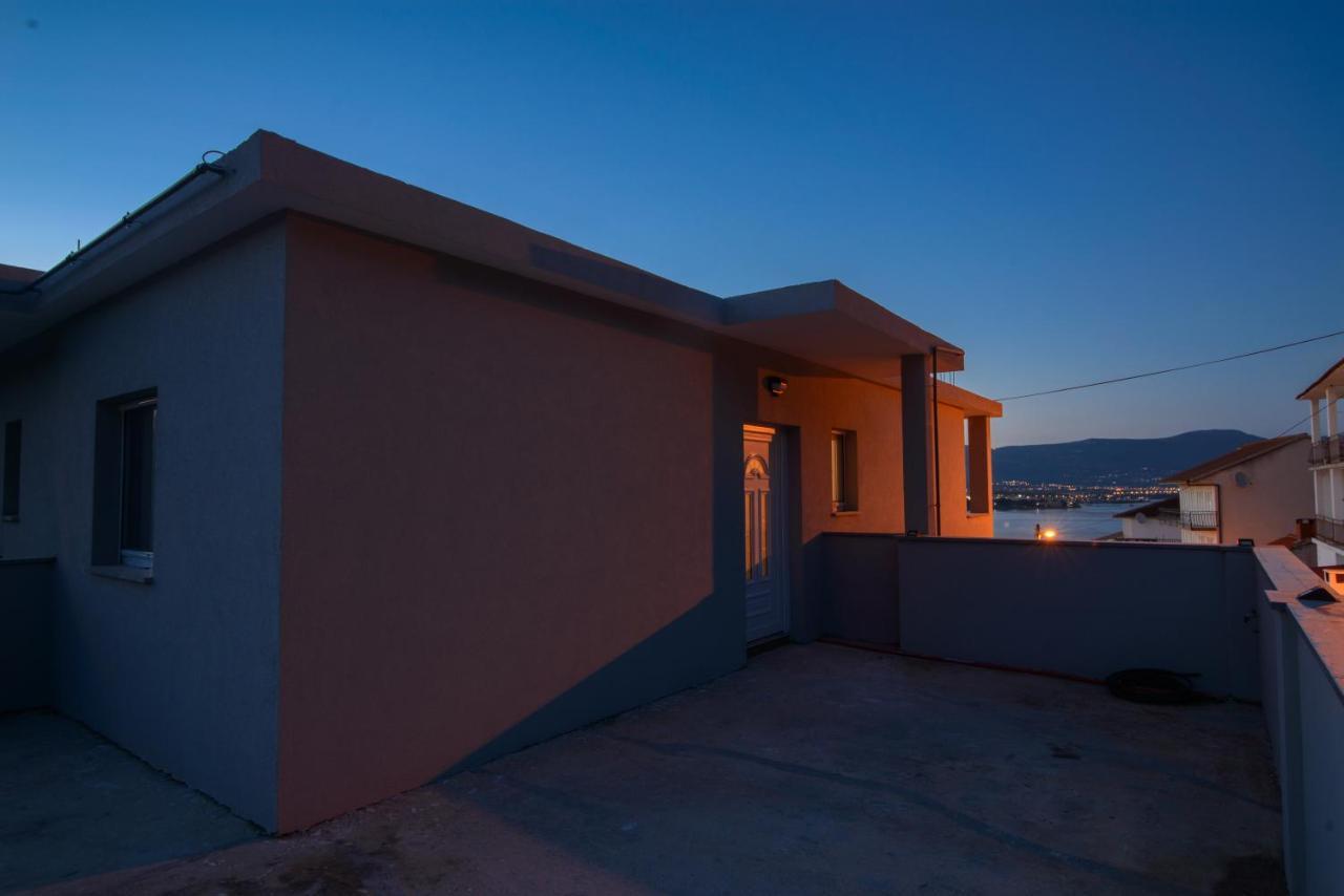 Apartments Pelja Trogir Exterior photo