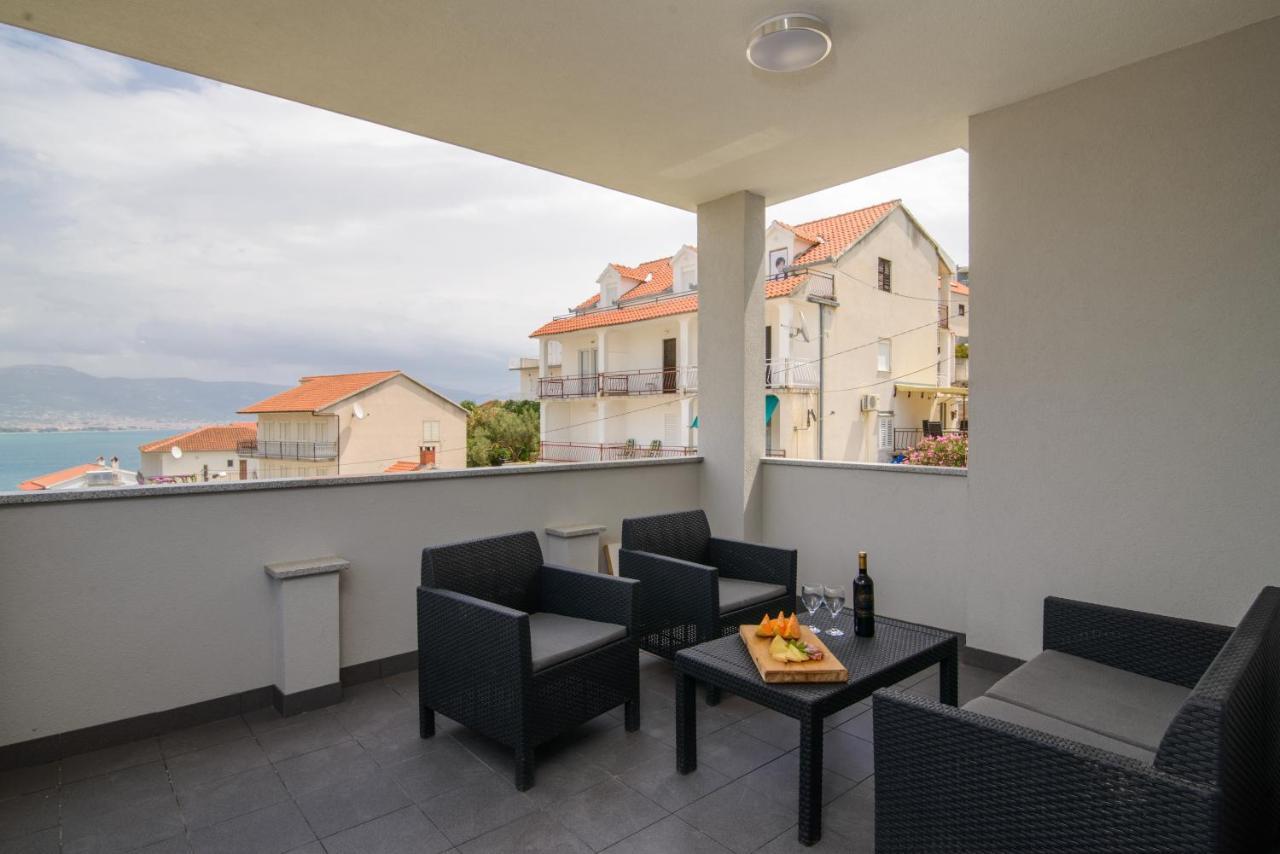 Apartments Pelja Trogir Exterior photo