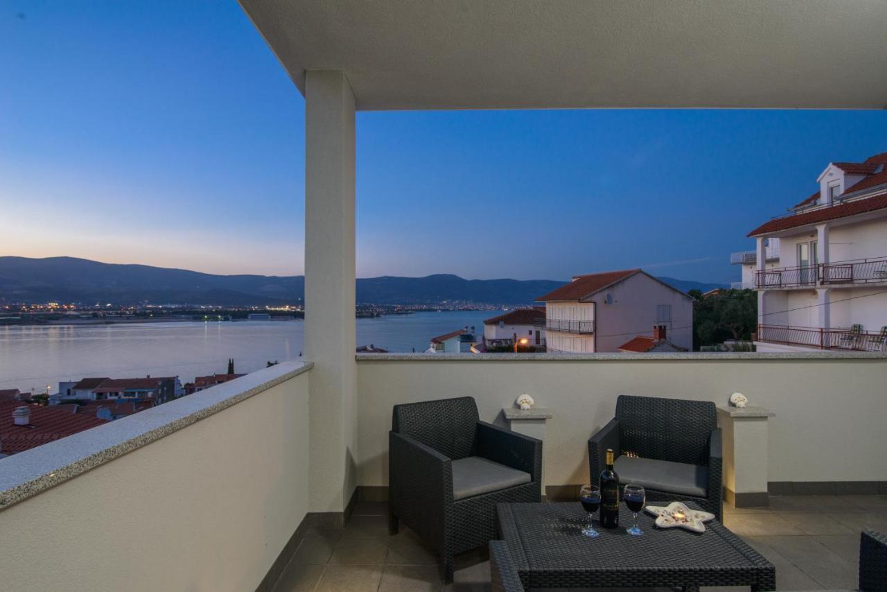 Apartments Pelja Trogir Exterior photo