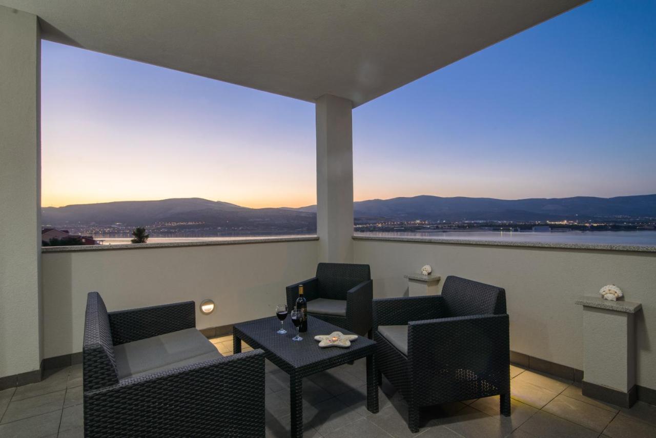 Apartments Pelja Trogir Exterior photo